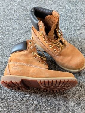 Timberland Wheat Suede Boots with Black Collar